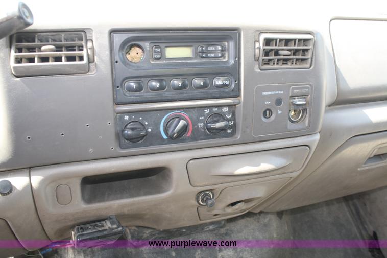 image for item B6804 2002 Ford F350 XL Super Duty SuperCab pickup truck cab and chassis