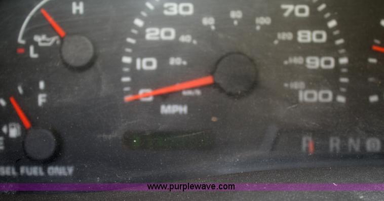 image for item B6804 2002 Ford F350 XL Super Duty SuperCab pickup truck cab and chassis