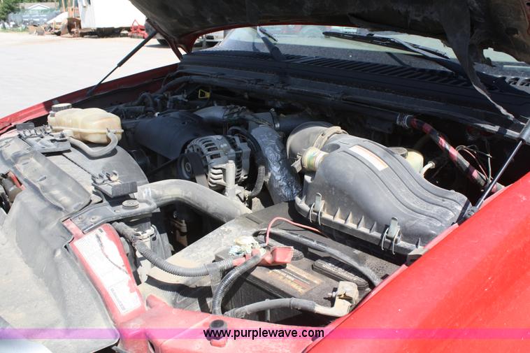 image for item B6804 2002 Ford F350 XL Super Duty SuperCab pickup truck cab and chassis