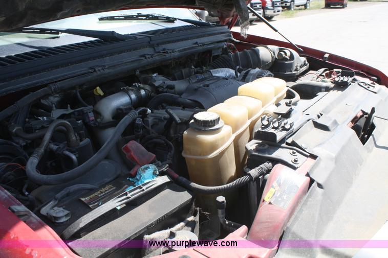 image for item B6804 2002 Ford F350 XL Super Duty SuperCab pickup truck cab and chassis