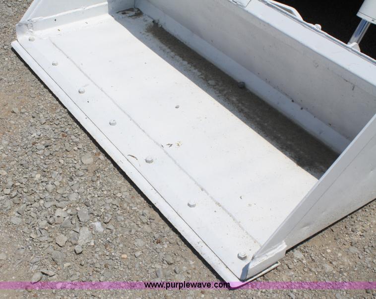 image for item B6842 1999 Takeuchi TL126 track skid steer