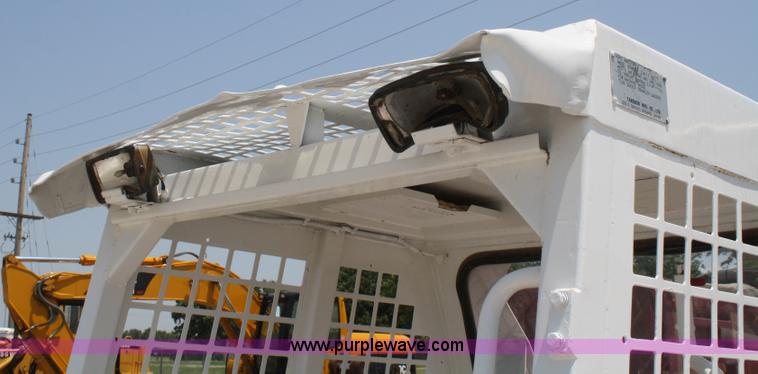 image for item B6842 1999 Takeuchi TL126 track skid steer