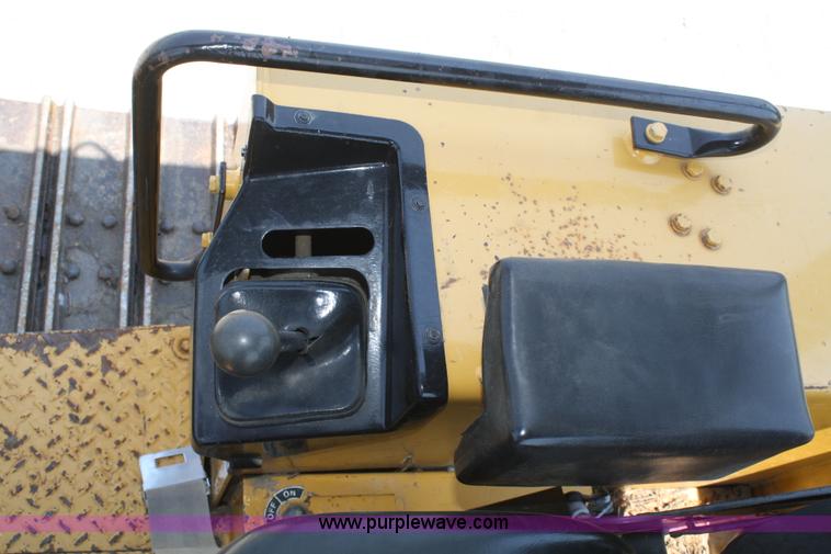 image for item B6843 1996 John Deere 555G WT Series IV track loader