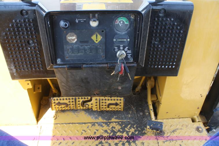 image for item B6843 1996 John Deere 555G WT Series IV track loader