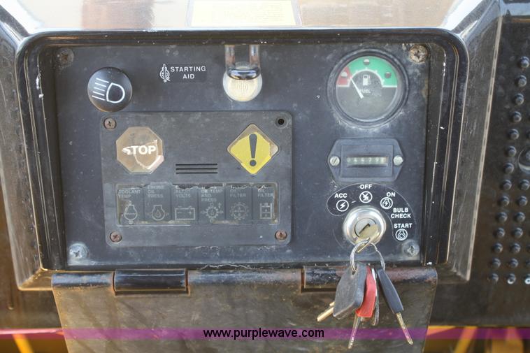 image for item B6843 1996 John Deere 555G WT Series IV track loader