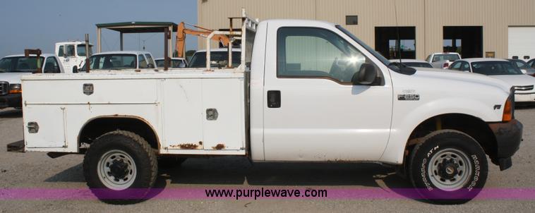 image for item B6845 2001 Ford F250 Super Duty pickup truck