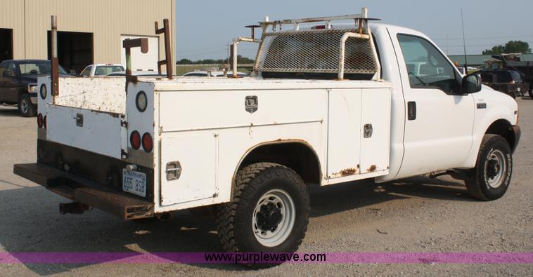 image for item B6845 2001 Ford F250 Super Duty pickup truck
