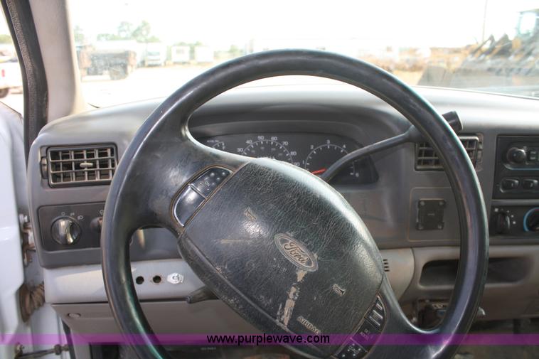 image for item B6845 2001 Ford F250 Super Duty pickup truck