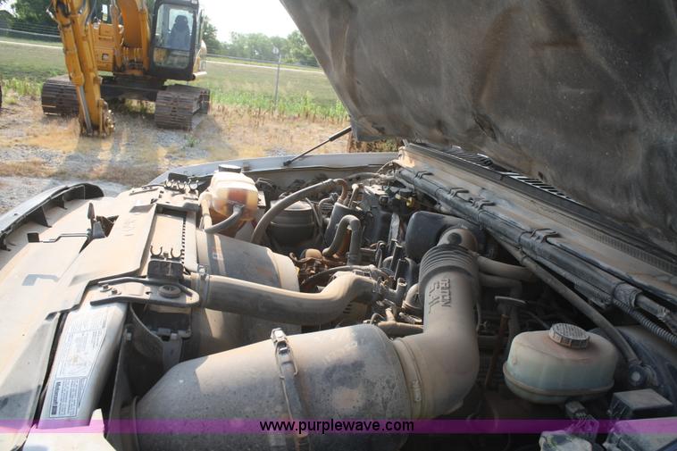 image for item B6845 2001 Ford F250 Super Duty pickup truck