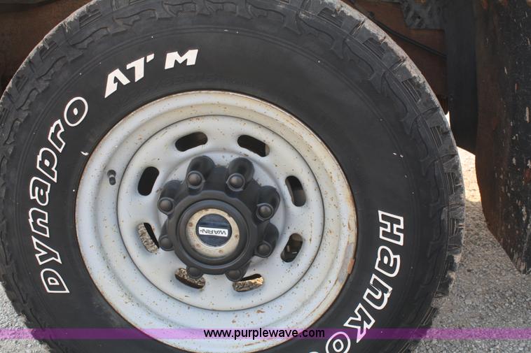 image for item B6845 2001 Ford F250 Super Duty pickup truck