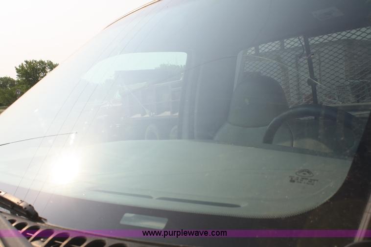 image for item B6845 2001 Ford F250 Super Duty pickup truck