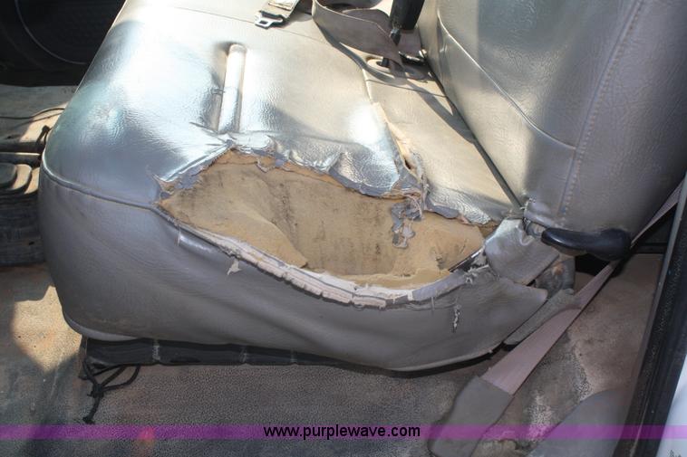 image for item B6845 2001 Ford F250 Super Duty pickup truck