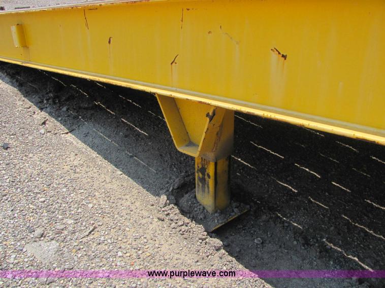 image for item C2578 2006 Ledwell LW25RMP portable loading ramp