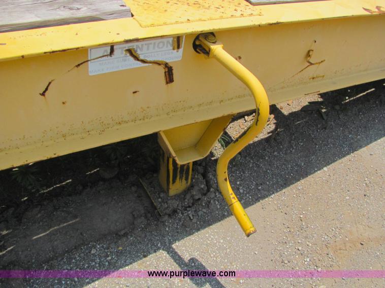 image for item C2578 2006 Ledwell LW25RMP portable loading ramp