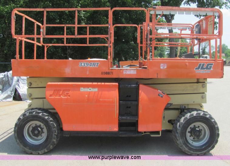 image for item C2579 JLG 3394RT scissor lift