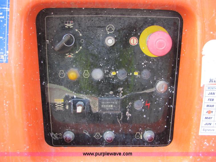 image for item C2579 JLG 3394RT scissor lift