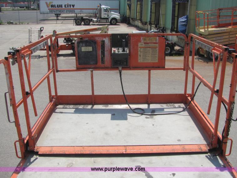 image for item C2579 JLG 3394RT scissor lift