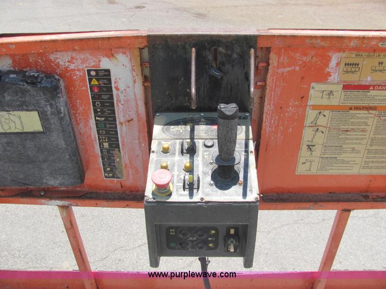 image for item C2579 JLG 3394RT scissor lift