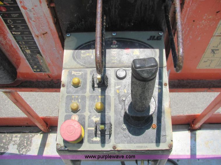 image for item C2579 JLG 3394RT scissor lift