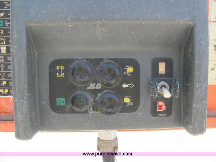 image for item C2579 JLG 3394RT scissor lift