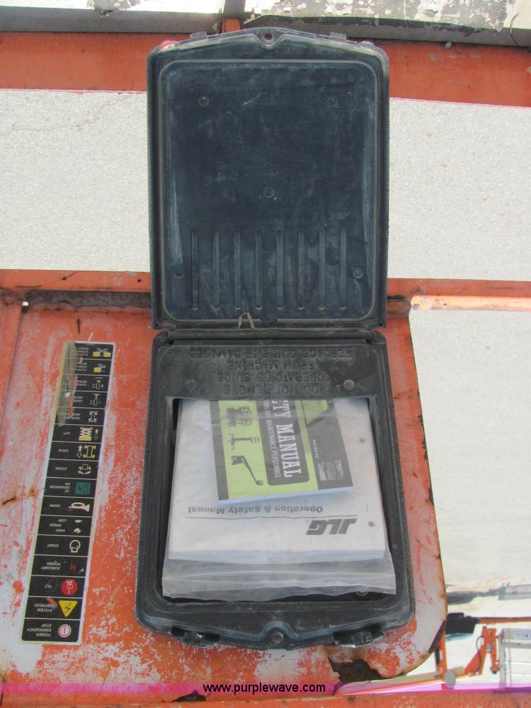 image for item C2579 JLG 3394RT scissor lift