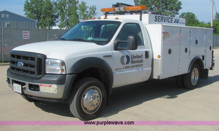 image for item C2580 2006 Ford F550 XL Super Duty utility pickup truck