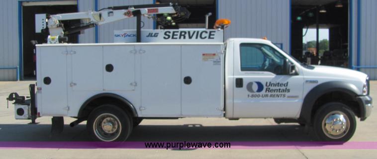 image for item C2580 2006 Ford F550 XL Super Duty utility pickup truck