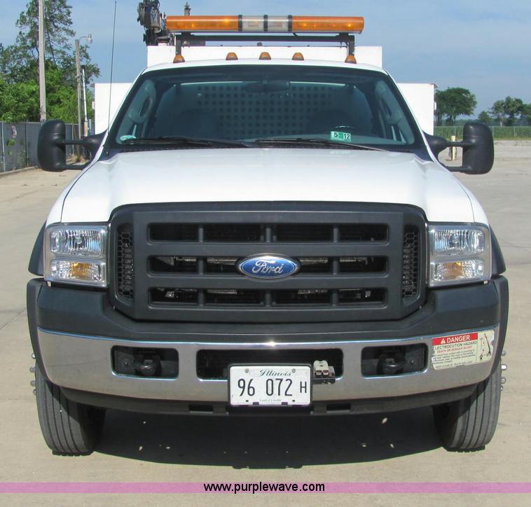 image for item C2580 2006 Ford F550 XL Super Duty utility pickup truck