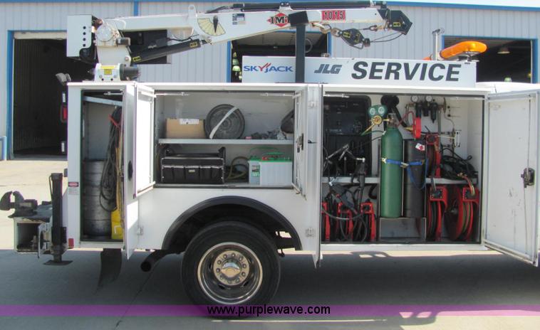 image for item C2580 2006 Ford F550 XL Super Duty utility pickup truck