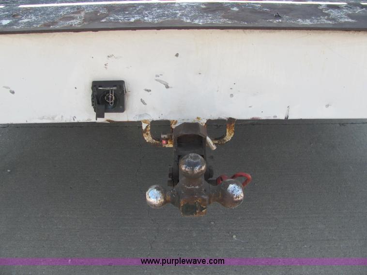 image for item C2580 2006 Ford F550 XL Super Duty utility pickup truck