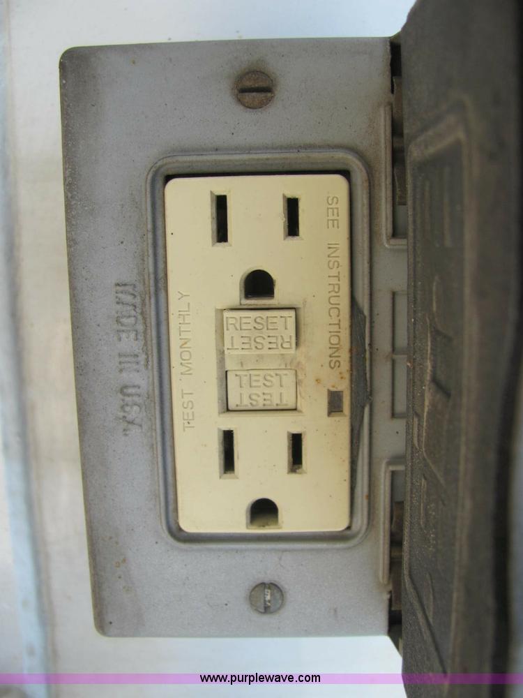 image for item C2580 2006 Ford F550 XL Super Duty utility pickup truck