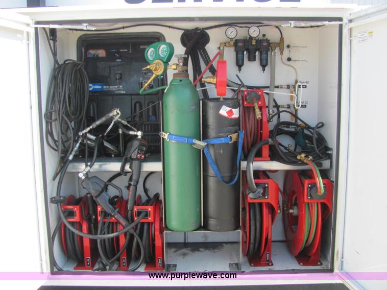 image for item C2580 2006 Ford F550 XL Super Duty utility pickup truck