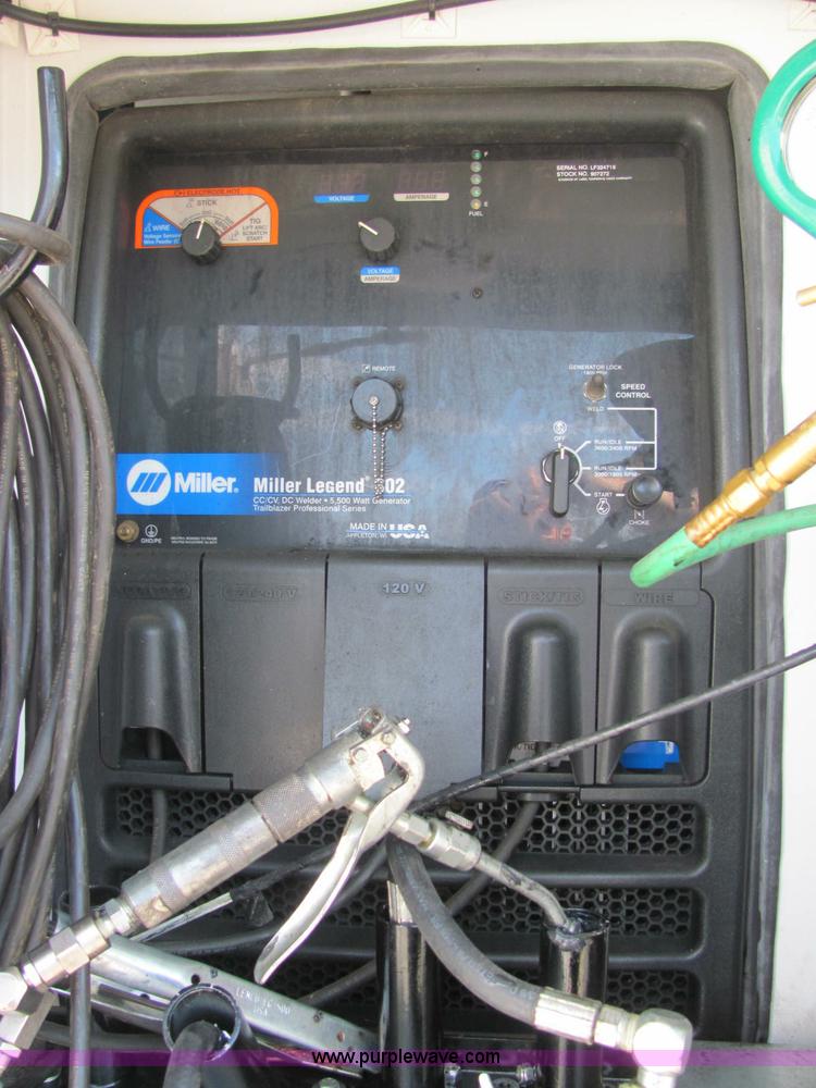 image for item C2580 2006 Ford F550 XL Super Duty utility pickup truck