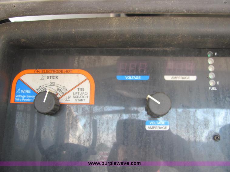 image for item C2580 2006 Ford F550 XL Super Duty utility pickup truck