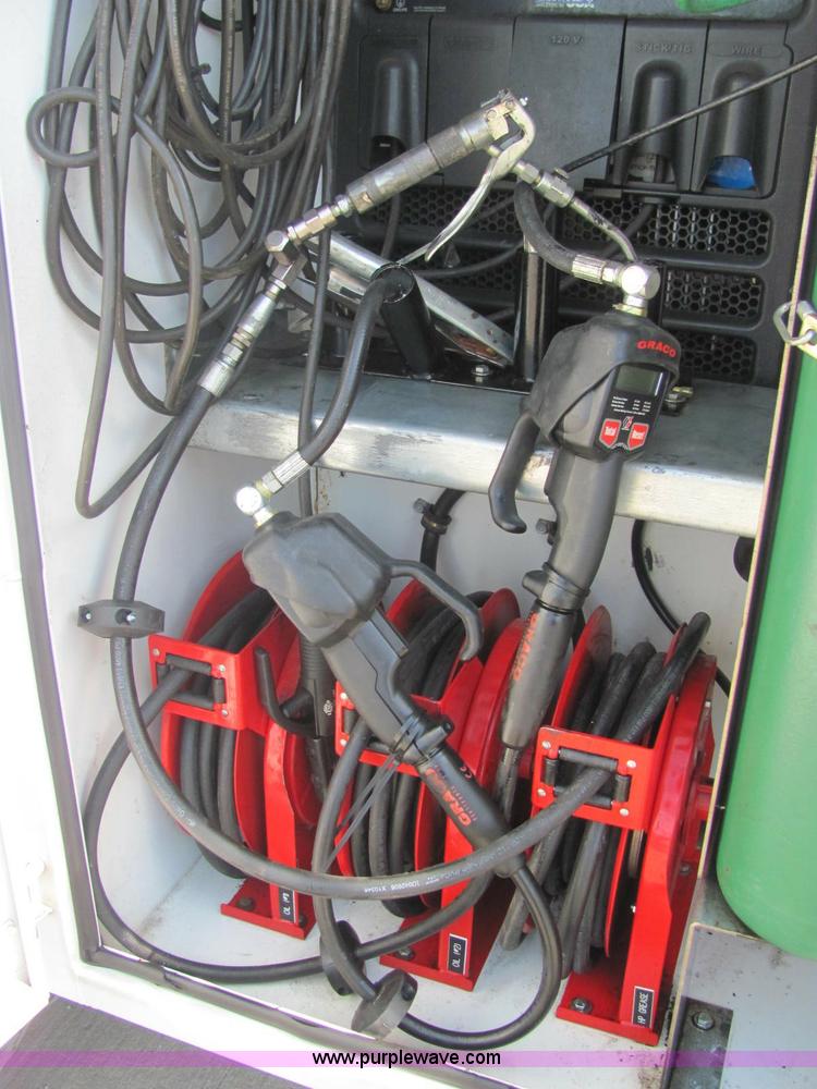 image for item C2580 2006 Ford F550 XL Super Duty utility pickup truck