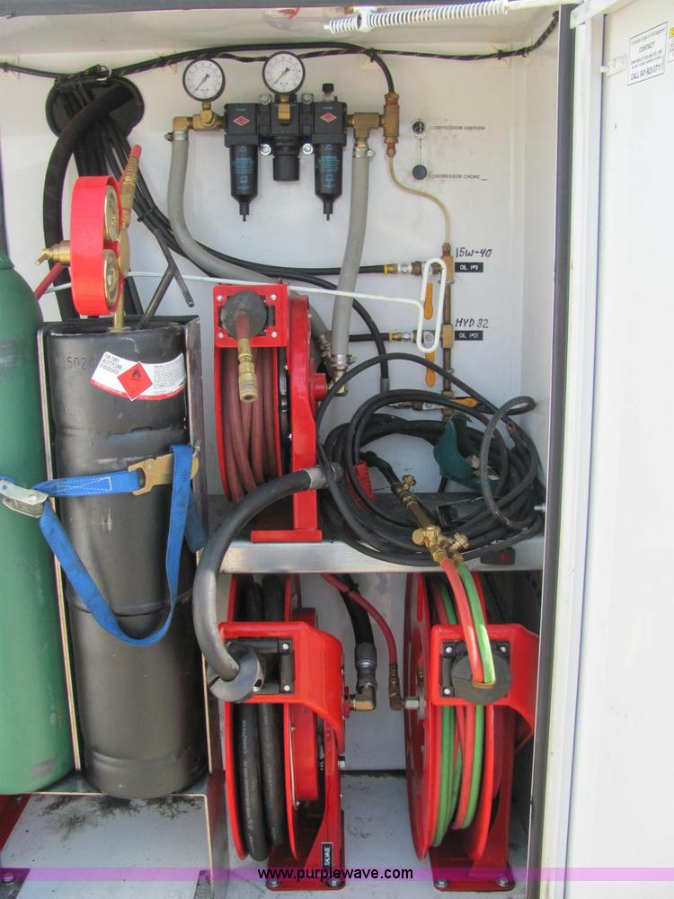 image for item C2580 2006 Ford F550 XL Super Duty utility pickup truck