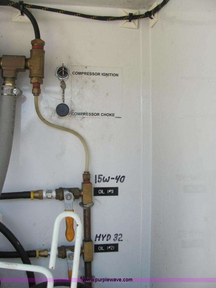 image for item C2580 2006 Ford F550 XL Super Duty utility pickup truck