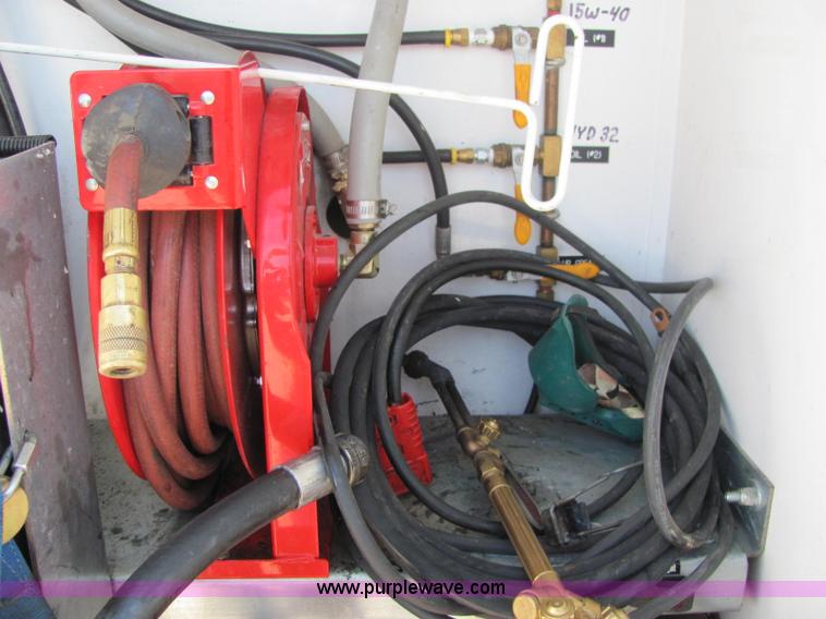 image for item C2580 2006 Ford F550 XL Super Duty utility pickup truck