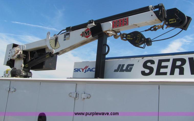 image for item C2580 2006 Ford F550 XL Super Duty utility pickup truck