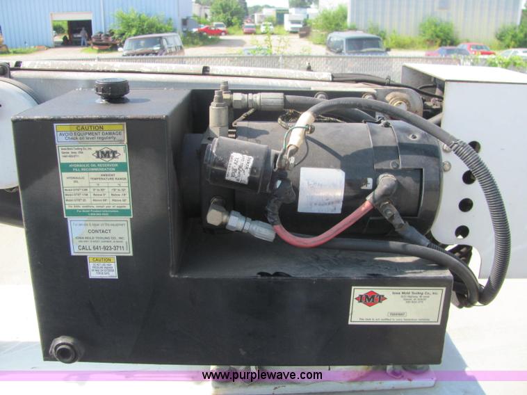 image for item C2580 2006 Ford F550 XL Super Duty utility pickup truck