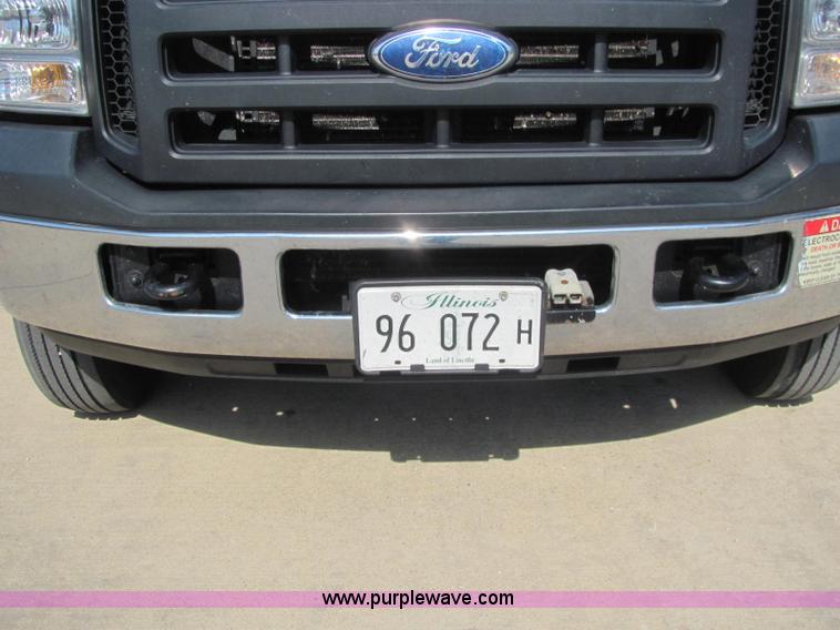 image for item C2580 2006 Ford F550 XL Super Duty utility pickup truck