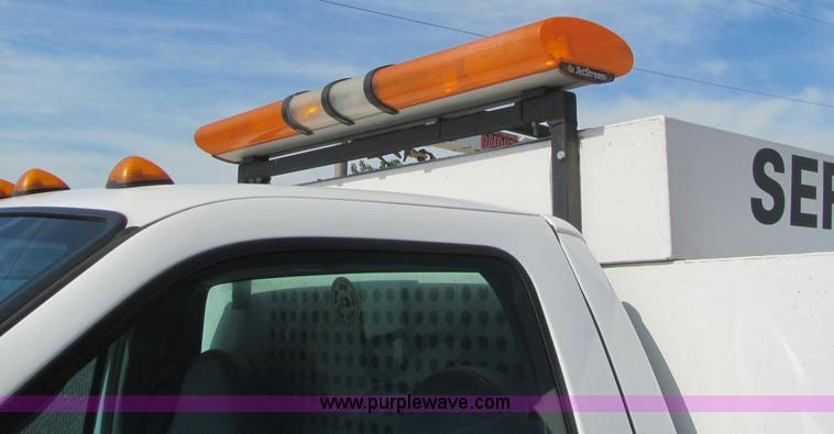 image for item C2580 2006 Ford F550 XL Super Duty utility pickup truck