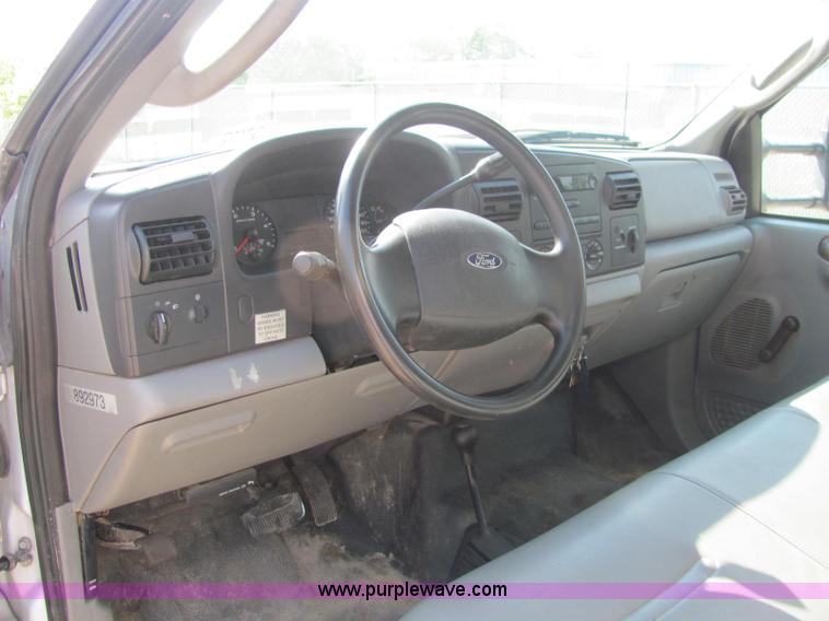 image for item C2580 2006 Ford F550 XL Super Duty utility pickup truck