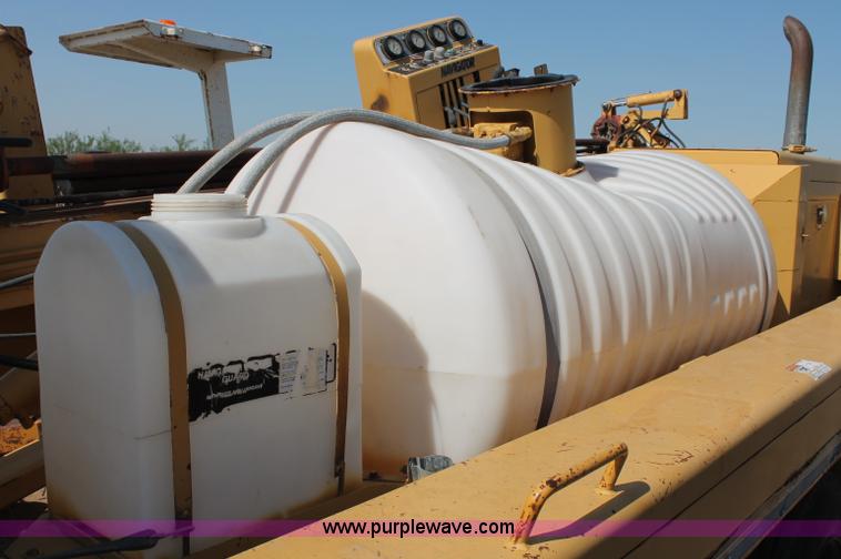 image for item C2586 1992 Vermeer Navigator D10R directional boring machine