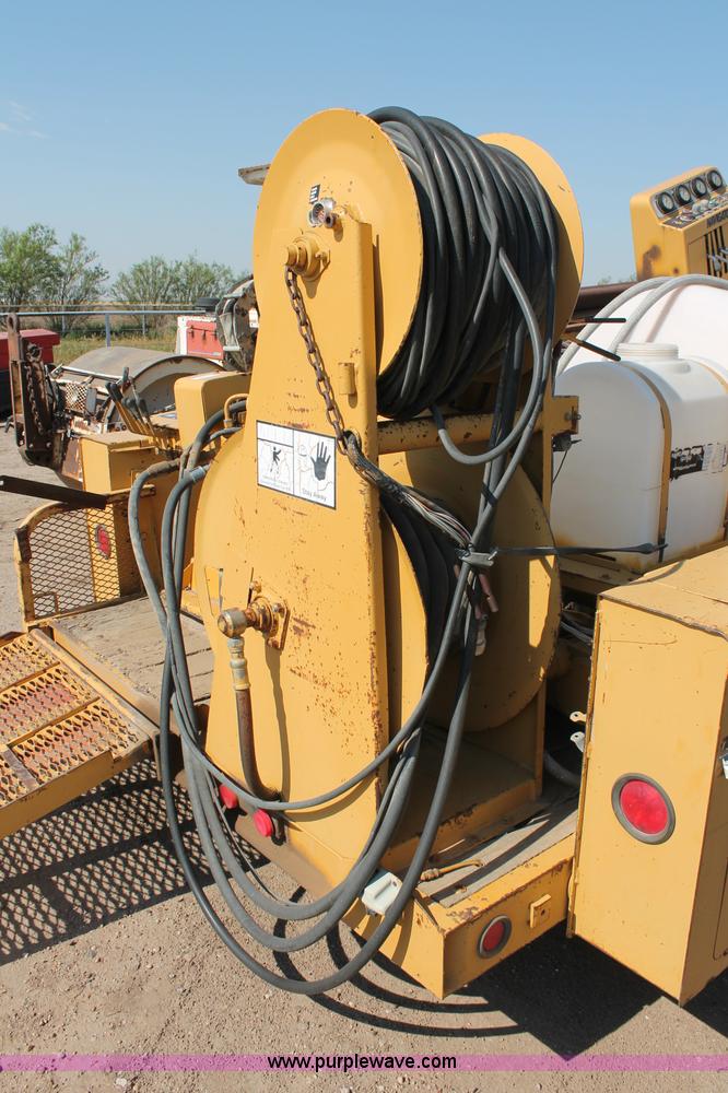 image for item C2586 1992 Vermeer Navigator D10R directional boring machine