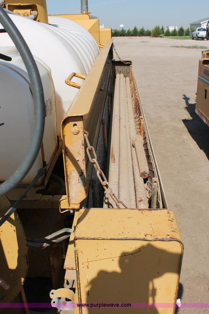 image for item C2586 1992 Vermeer Navigator D10R directional boring machine