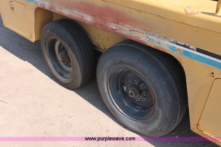 image for item C2586 1992 Vermeer Navigator D10R directional boring machine