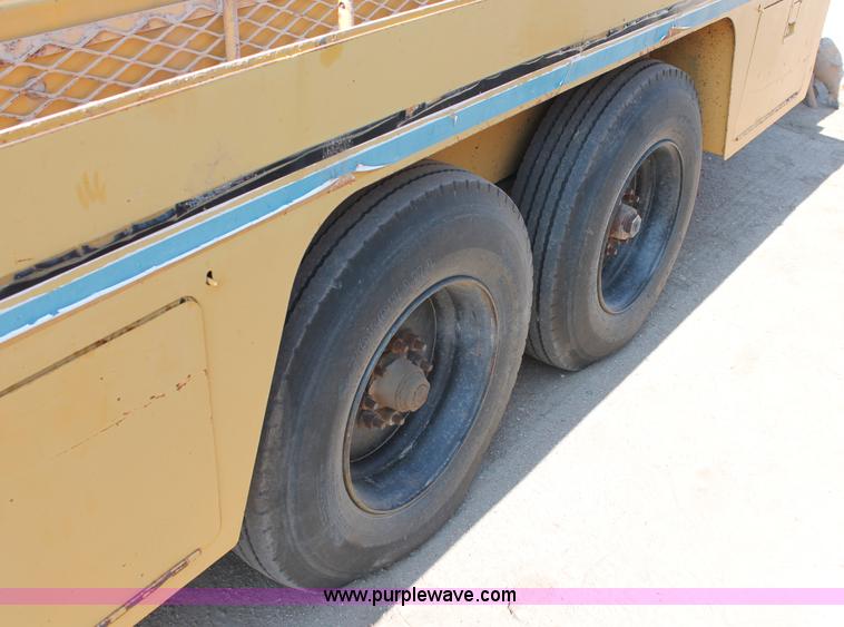 image for item C2586 1992 Vermeer Navigator D10R directional boring machine