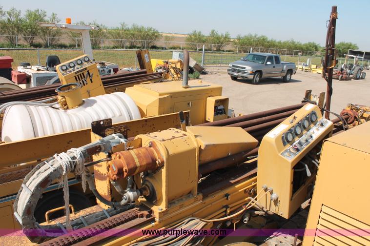 image for item C2587 1995 Vermeer Navigator D14X24R directional boring machine