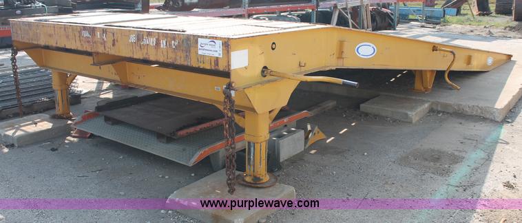 image for item C2611 2001 Ledwell LW25X120 portable loading ramp